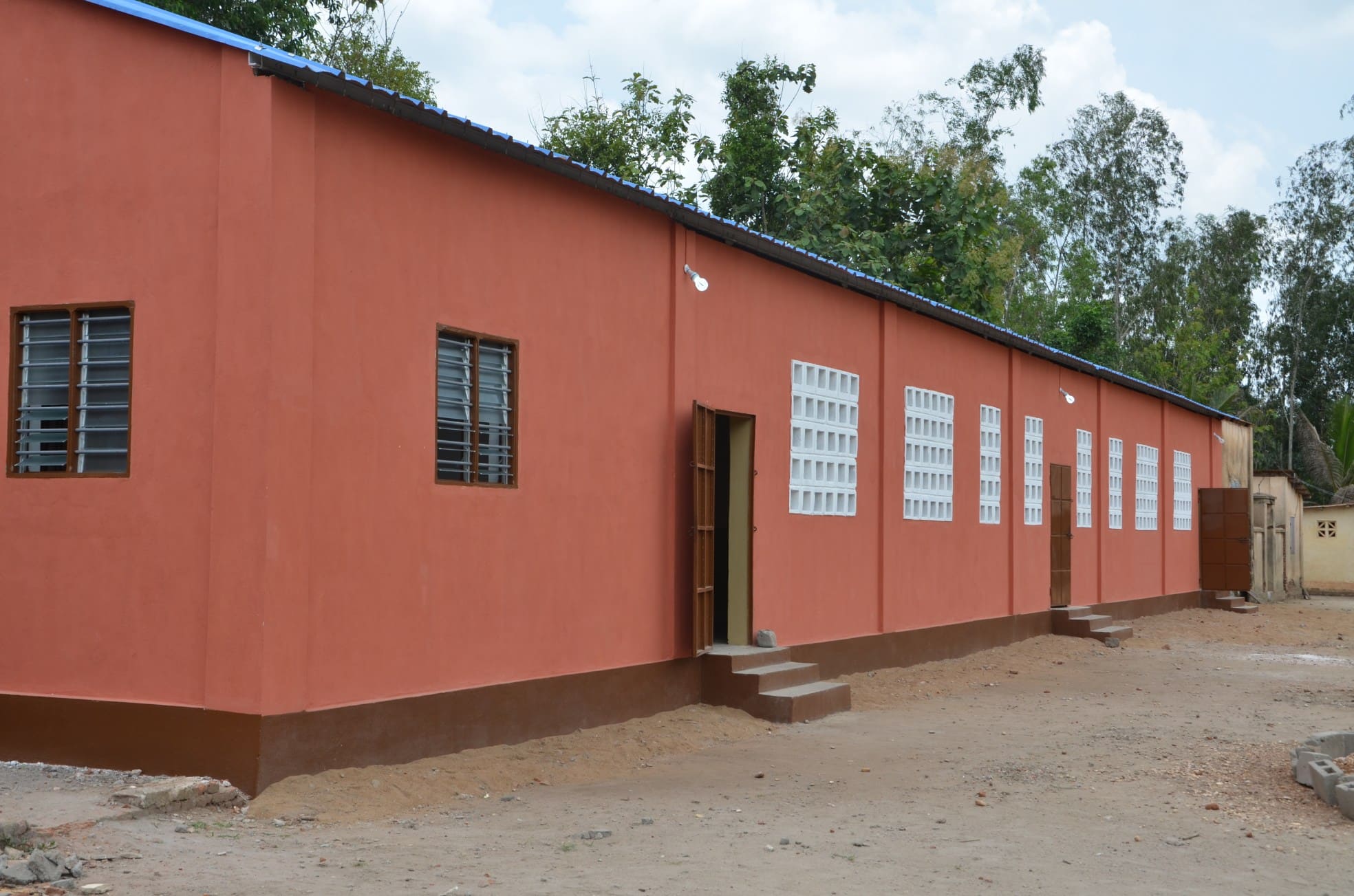 Avévé (Togo) - Avévé (Togo) - Le bâtiment scolaire réhabilité a fait la joie des élèves bénéficiaires mais aussi des partenaires financiers - 2018